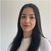 Profesora de francés graduada en Estudios franceses imparte clases de apoyo online y presencial a alumnos de primaria y secundaria